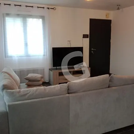 Maison Avrille, 4 Pieces, 6 Personnes - Fr-1-357-304 Hébergement de vacances