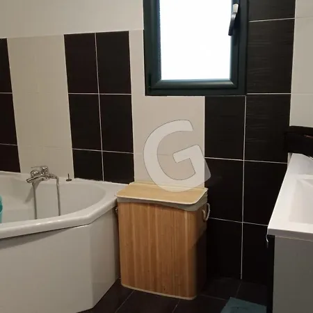 Maison Avrille, 4 Pieces, 6 Personnes - Fr-1-357-304 Hébergement de vacances
