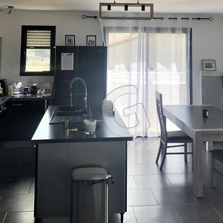 Maison Avrille, 4 Pieces, 6 Personnes - Fr-1-357-304 Hébergement de vacances *